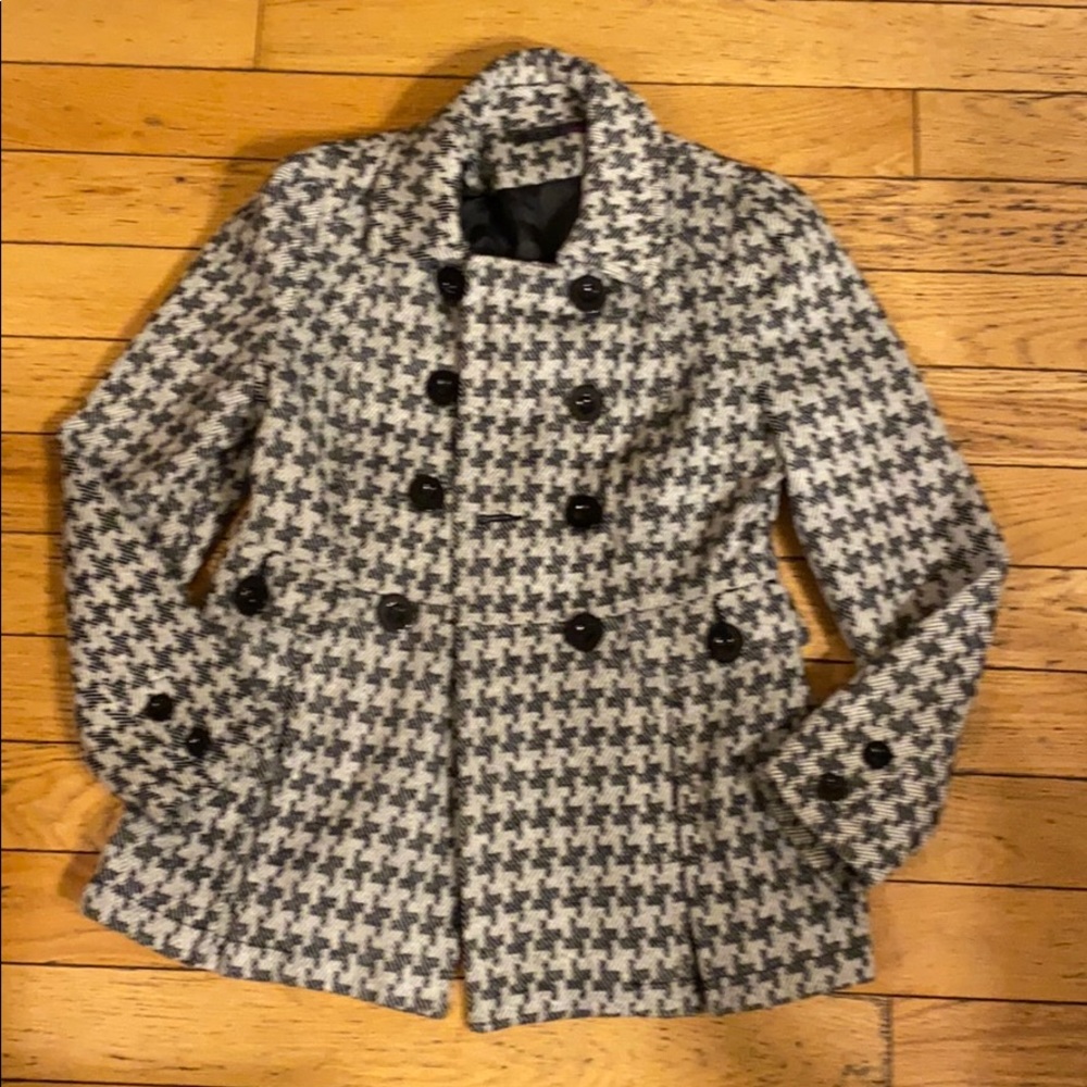 Beautiful Houndstooth Jacket!